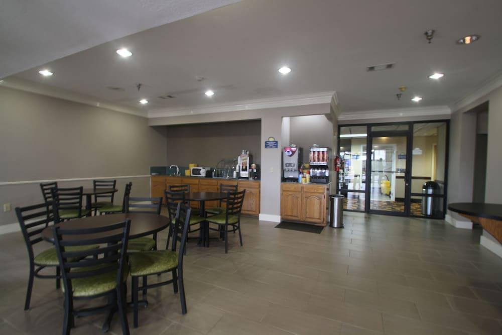 Days By Wyndham Denham Springs-baton Rouge East 2*